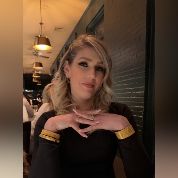 Meet your Posher, Leslie!!! Filter your search in my closet to find what ya need - Picture 11 of 16